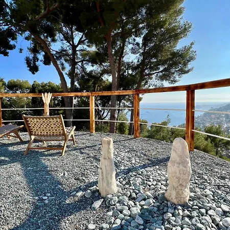 Folie Villa